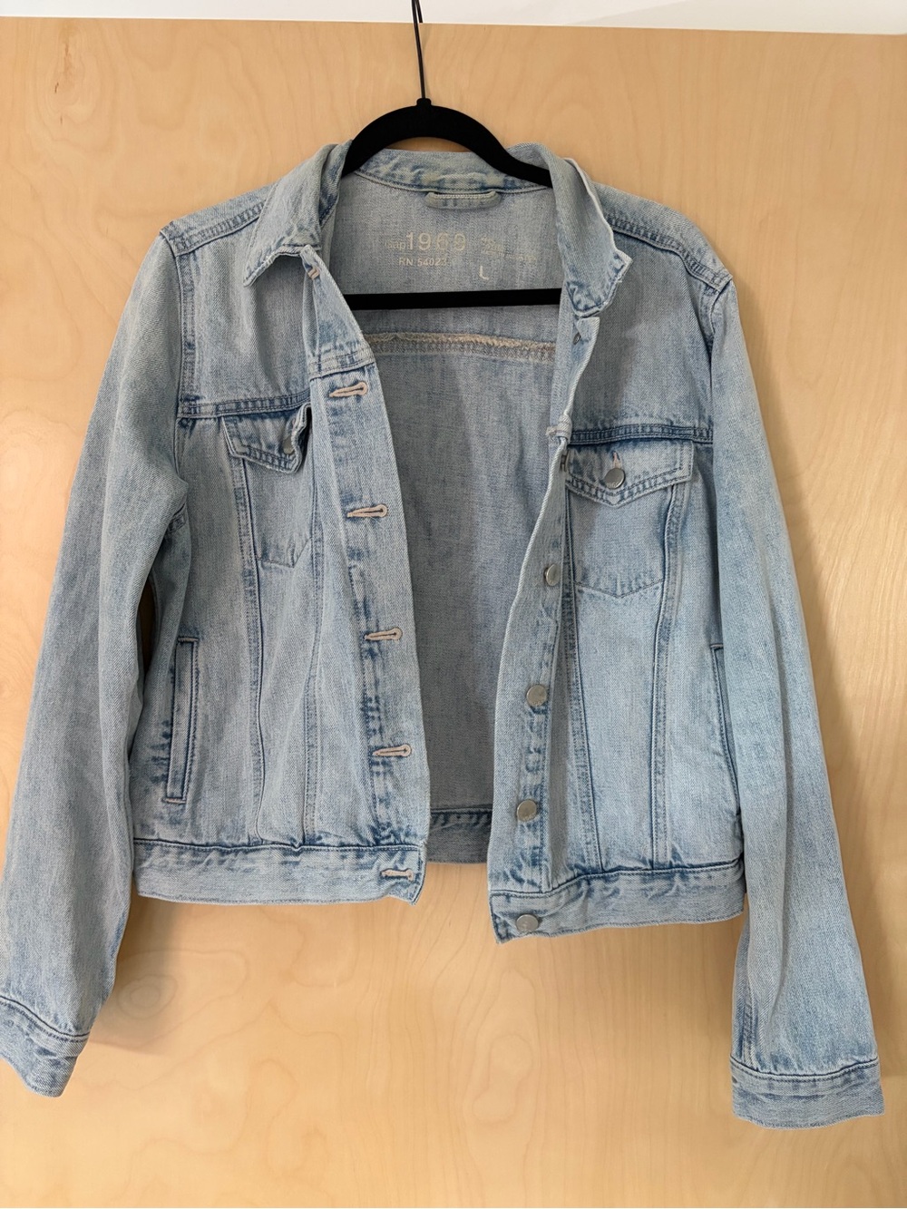 GAP Light Wash Denim Jacket - Women